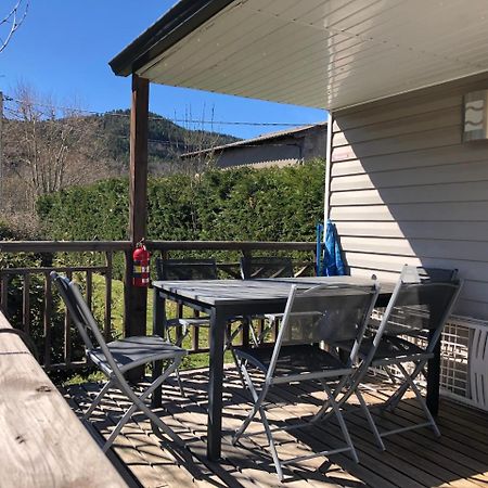 Hôtel Camping La Mare aux Fées à Roquefeuil Extérieur photo