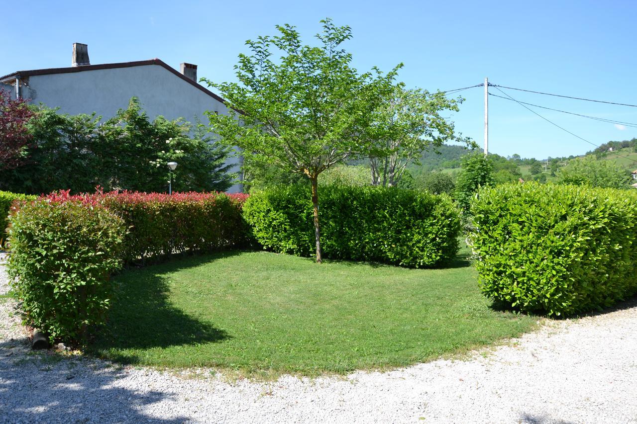 Hôtel Camping La Mare aux Fées à Roquefeuil Extérieur photo