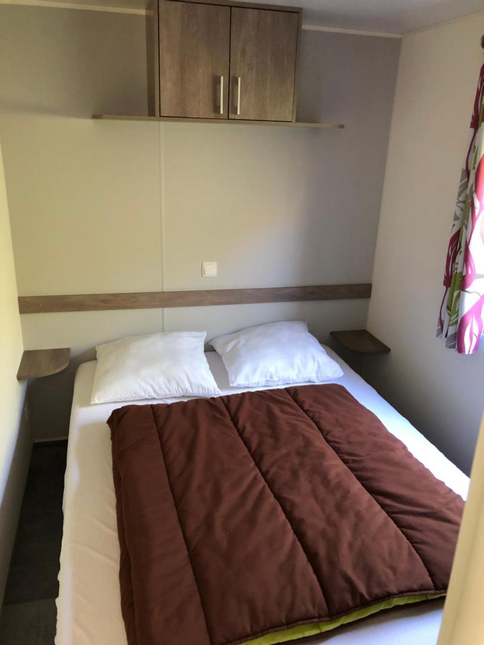 Hôtel Camping La Mare aux Fées à Roquefeuil Extérieur photo